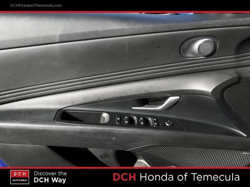 Used 2022 Hyundai Elantra Limited image 16