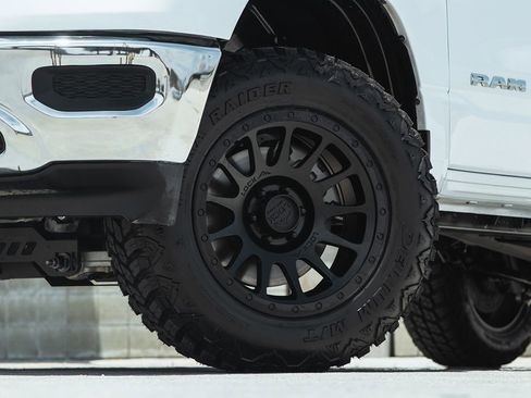 Used 2024 RAM 1500 Laramie image 4