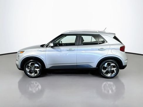 Used 2023 Hyundai Venue SEL FWD image 5