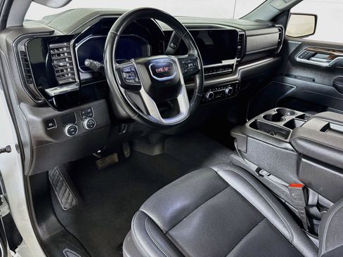 Certified 2025 GMC Sierra 1500 SLT RWD image 7