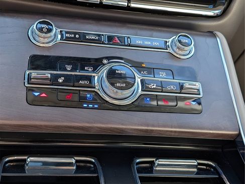 Used 2023 Lincoln Aviator Reserve w/ Equipment Group 201A RWD image 22