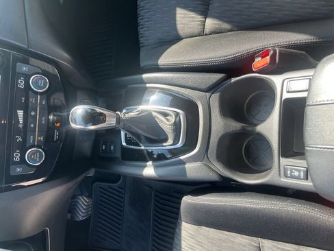 Used 2019 Nissan Rogue SV w/ Premium Package FWD image 28
