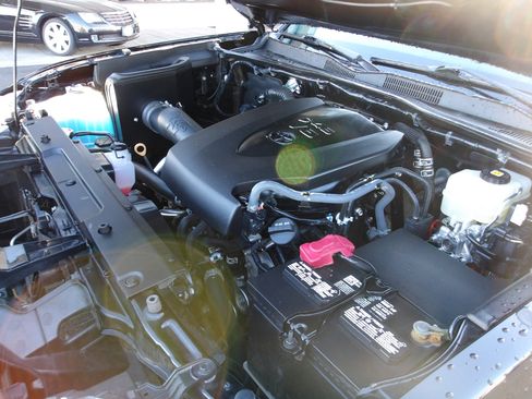 Used 2021 Toyota Tacoma TRD Off-Road image 24