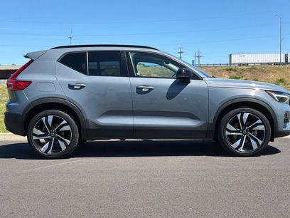 Used 2023 Volvo XC40 B5 Ultimate w/ Protection Package Premier