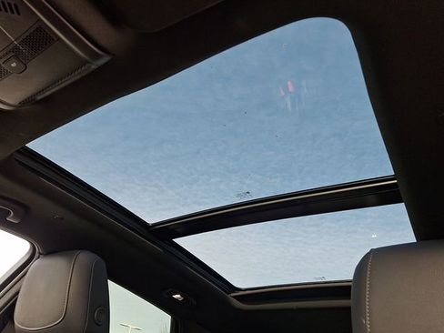 Certified 2025 Cadillac XT5 Premium Luxury image 13