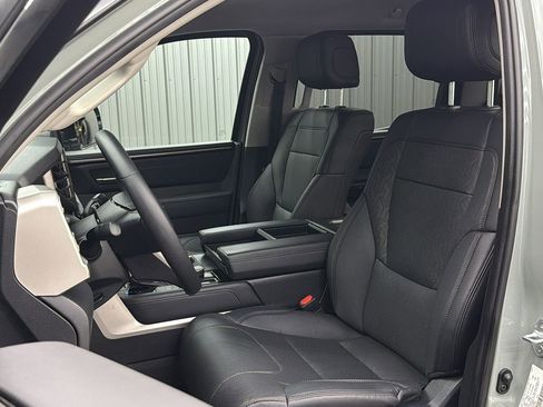 Used 2024 Toyota Tundra Limited image 31