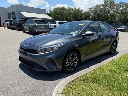 Used 2023 Kia Forte LXS w/ LXS Technology Package FWD image 1