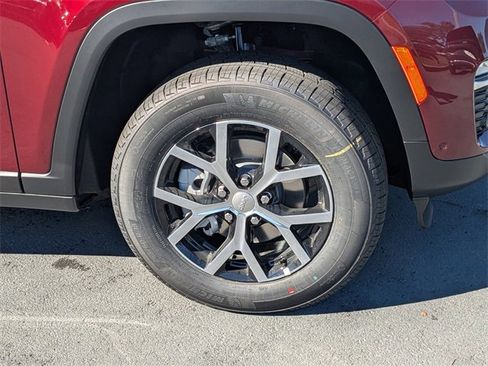 New 2025 Jeep Grand Cherokee Limited image 11