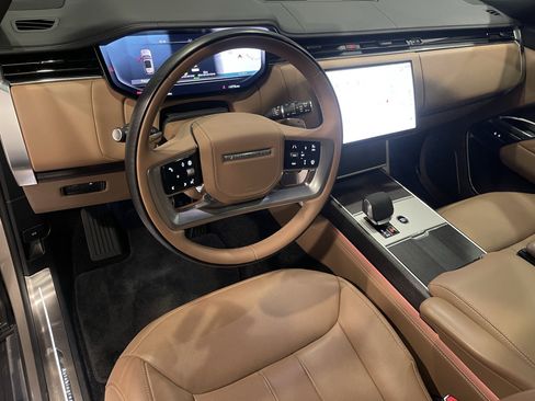 Used 2025 Land Rover Range Rover Autobiography AWD/4WD image 13