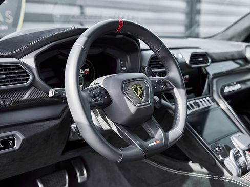 Used 2024 Lamborghini Urus Performante image 43