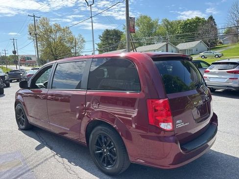 Used 2020 Dodge Grand Caravan SXT w/ Driver Convenience Group FWD image 4