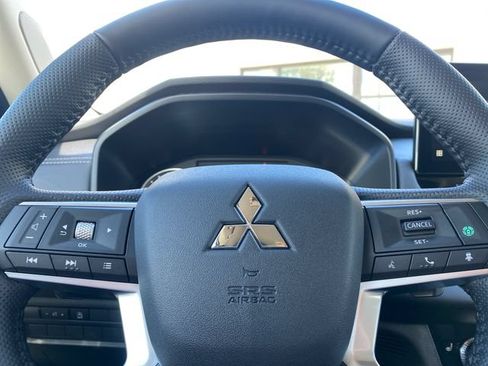 New 2026 Mitsubishi Outlander SE AWD/4WD image 19