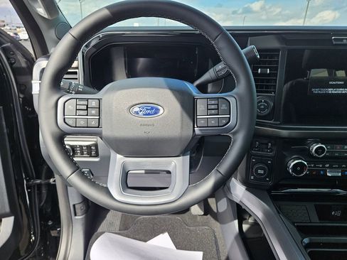 New 2026 Ford F250 Lariat w/ Black Appearance Package AWD/4WD image 19