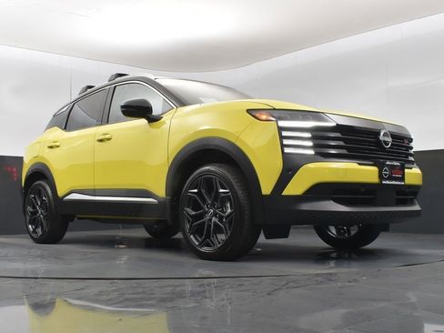 New 2025 Nissan Kicks SR image 37