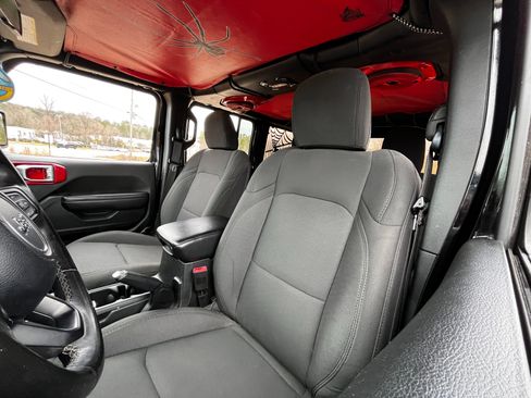 Used 2019 Jeep Wrangler Unlimited Sport S image 16