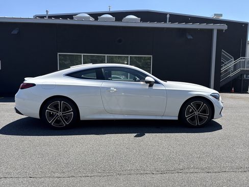 Used 2024 Mercedes-Benz CLE 300 4MATIC Coupe image 13