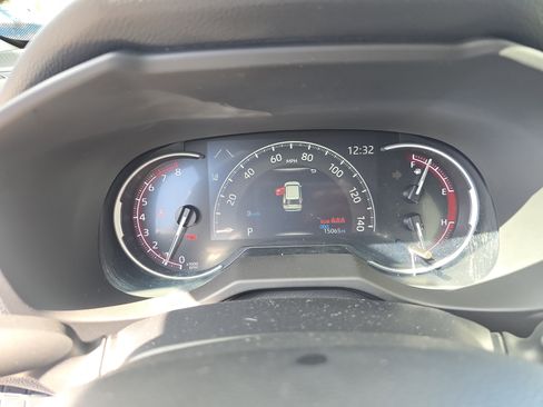 Used 2024 Toyota RAV4 LE image 21