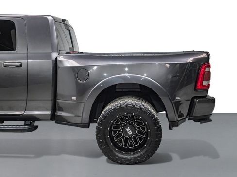 Used 2020 RAM 3500 Laramie w/ Night Edition image 11