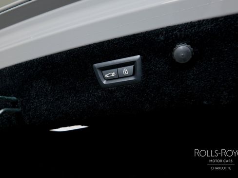 Used 2025 Rolls-Royce Spectre Black Badge w/ Spectre Enhancement Package image 22