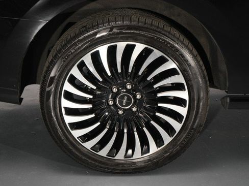 Used 2019 Lincoln Navigator Black Label image 18