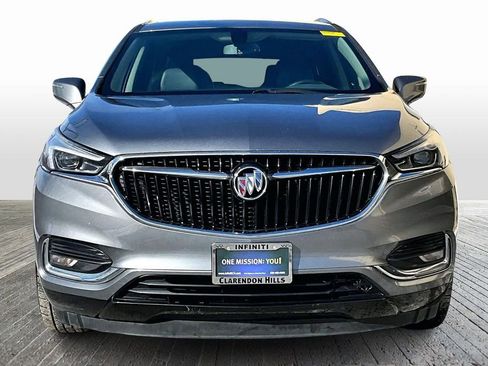 Used 2018 Buick Enclave Essence image 2