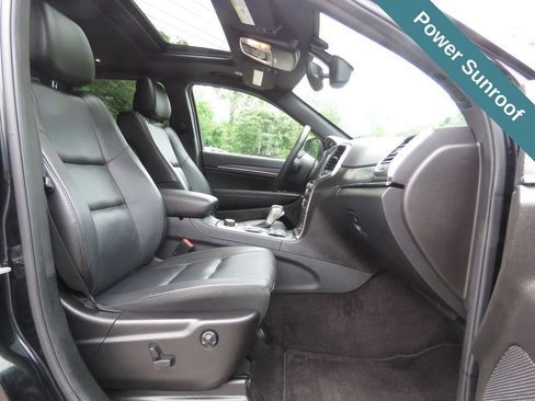 Used 2018 Jeep Grand Cherokee Limited AWD/4WD image 13