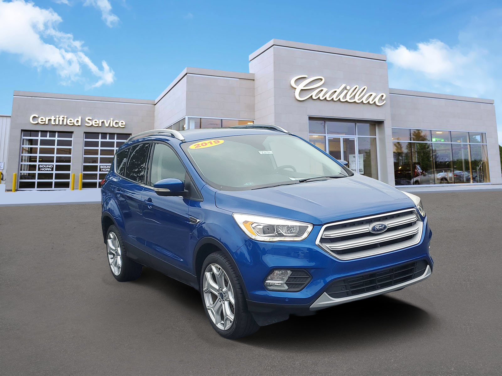 Used 2019 Ford Escape Titanium AWD/4WD image 2