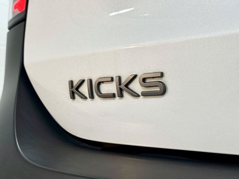 Used 2025 Nissan Kicks SR w/ SR Premium Package AWD/4WD image 8