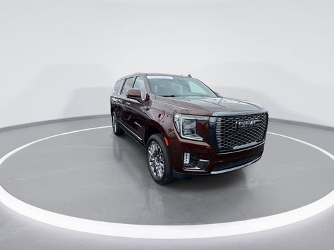 Used 2023 GMC Yukon XL Denali Ultimate w/ LPO, Floor Liner Package AWD/4WD image 2