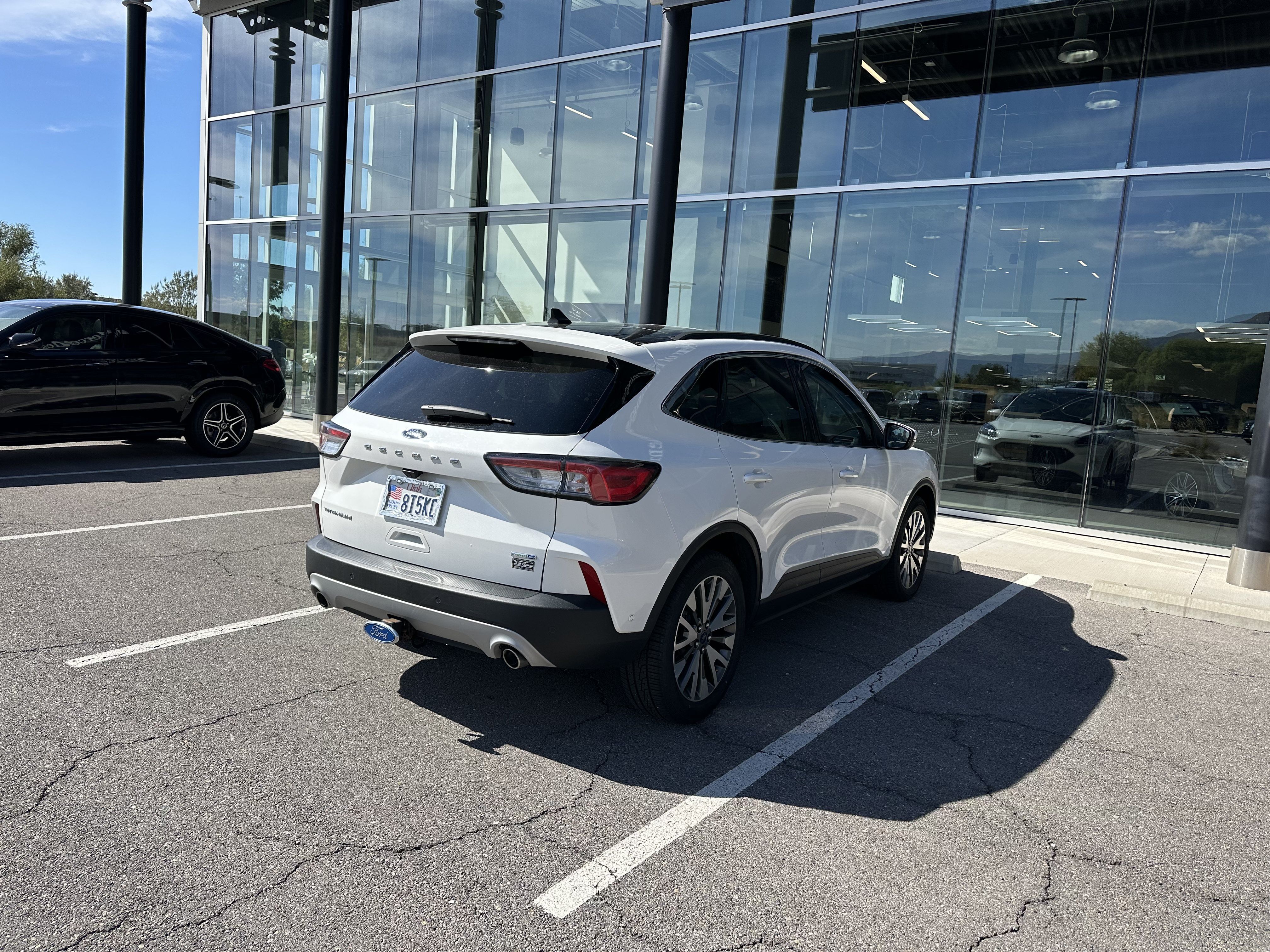 Used 2020 Ford Escape Titanium w/ Titanium Premium Package 2.0 AWD/4WD image 5