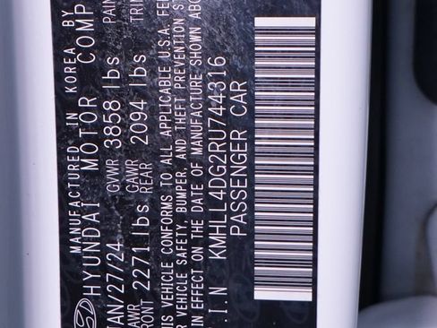 Used 2024 Hyundai Elantra SE FWD image 37