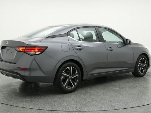 Used 2025 Nissan Sentra SV FWD image 9