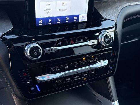 Used 2022 Ford Explorer Platinum image 30