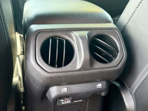 Used 2022 Jeep Wrangler Unlimited Sahara w/ Cold Weather Group AWD/4WD image 28