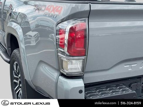 Used 2021 Toyota Tacoma TRD Sport w/ Technology Package AWD/4WD image 11