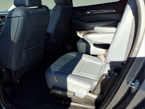 Used 2020 Buick Enclave Essence FWD image 12