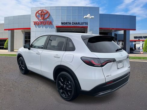 Used 2025 Honda HR-V Sport image 8