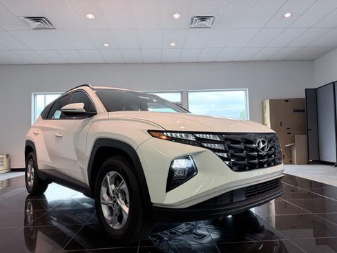 Used 2023 Hyundai Tucson SEL AWD/4WD image 3