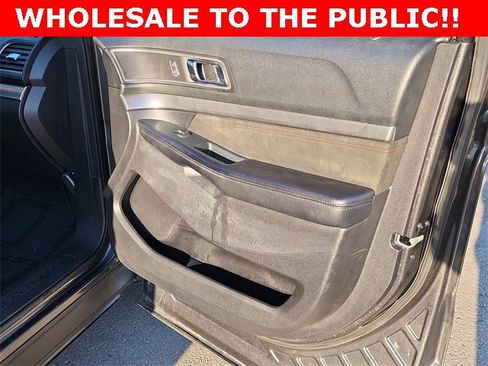 Used 2018 Ford Explorer XLT w/ Equipment Group 202A image 17