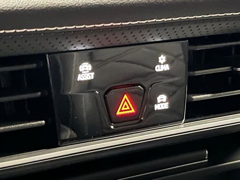 New 2026 Volkswagen Atlas Cross Sport SE image 10