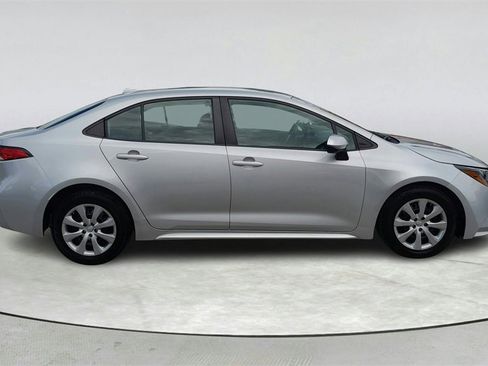 Used 2023 Toyota Corolla LE image 7