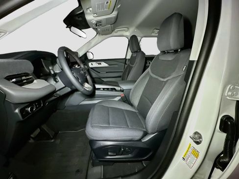 New 2026 Ford Explorer Active AWD/4WD image 17