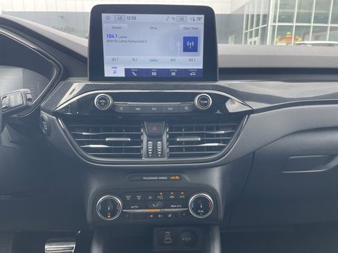 Used 2024 Ford Escape ST-Line image 16