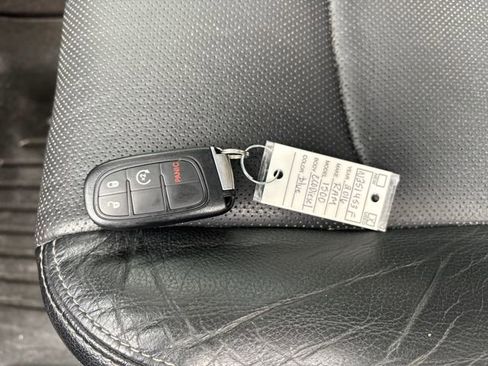 Used 2016 RAM 1500 Laramie w/ Convenience Group image 30