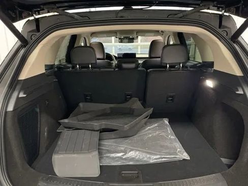 Used 2023 Lincoln Corsair AWD image 13