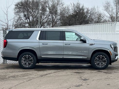 New 2026 GMC Yukon XL Elevation AWD/4WD image 3
