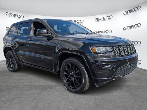 Used 2019 Jeep Grand Cherokee Altitude image 1