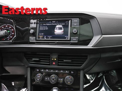 Used 2020 Volkswagen Jetta SE FWD image 12