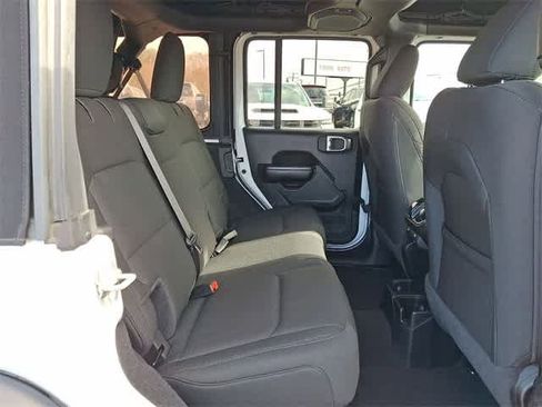 Used 2020 Jeep Wrangler Unlimited Sport image 32