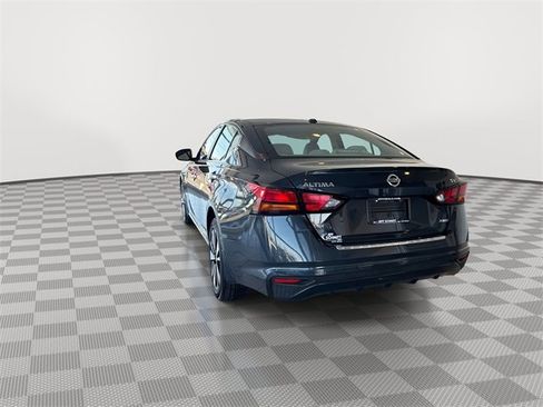 Used 2022 Nissan Altima 2.5 SV image 9